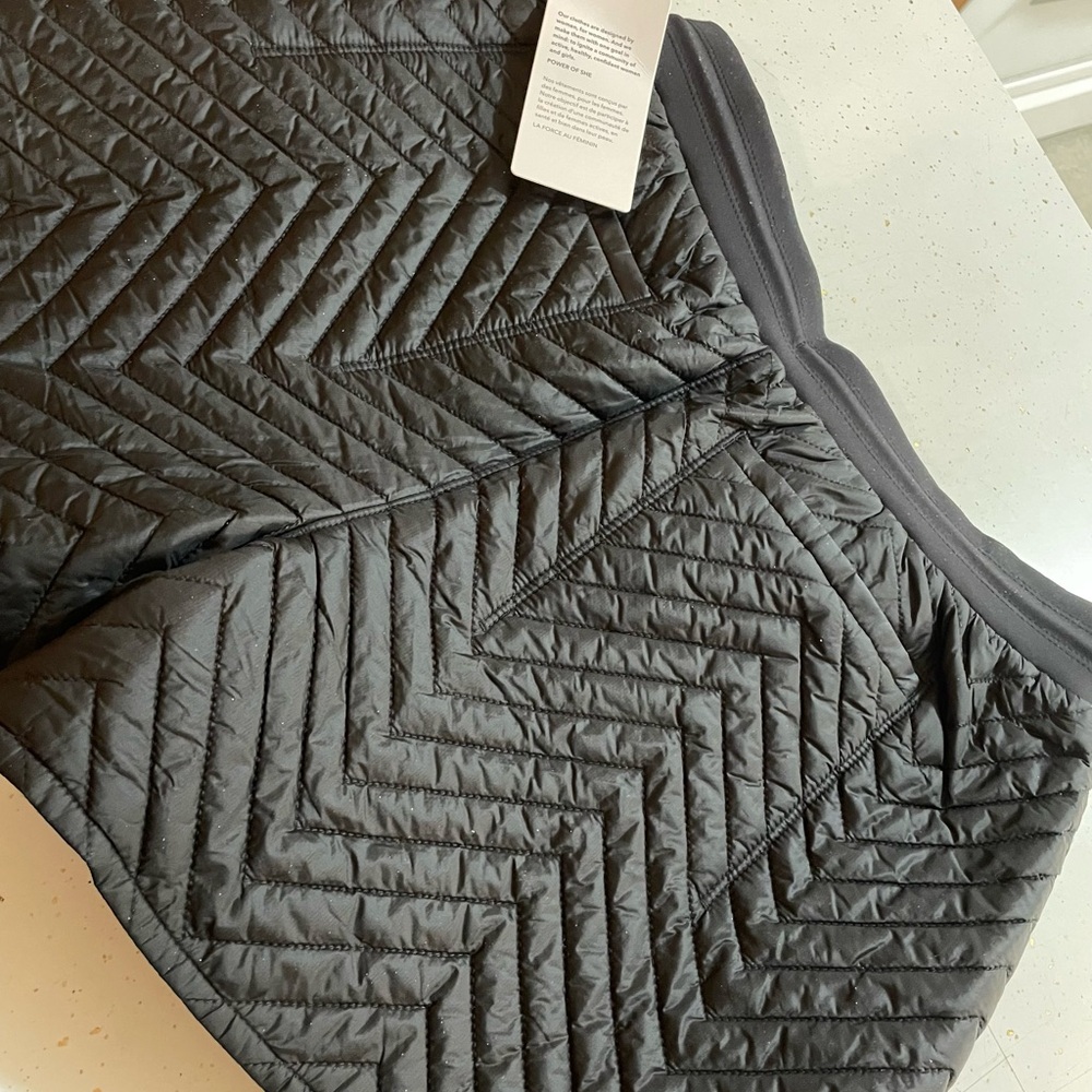Athleta Apres Ski Short quilted - Picture 4 of 4